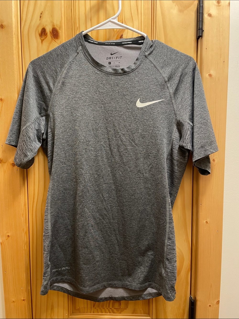 Nike Pro Men’s Dri-FIT Tee (size Small)